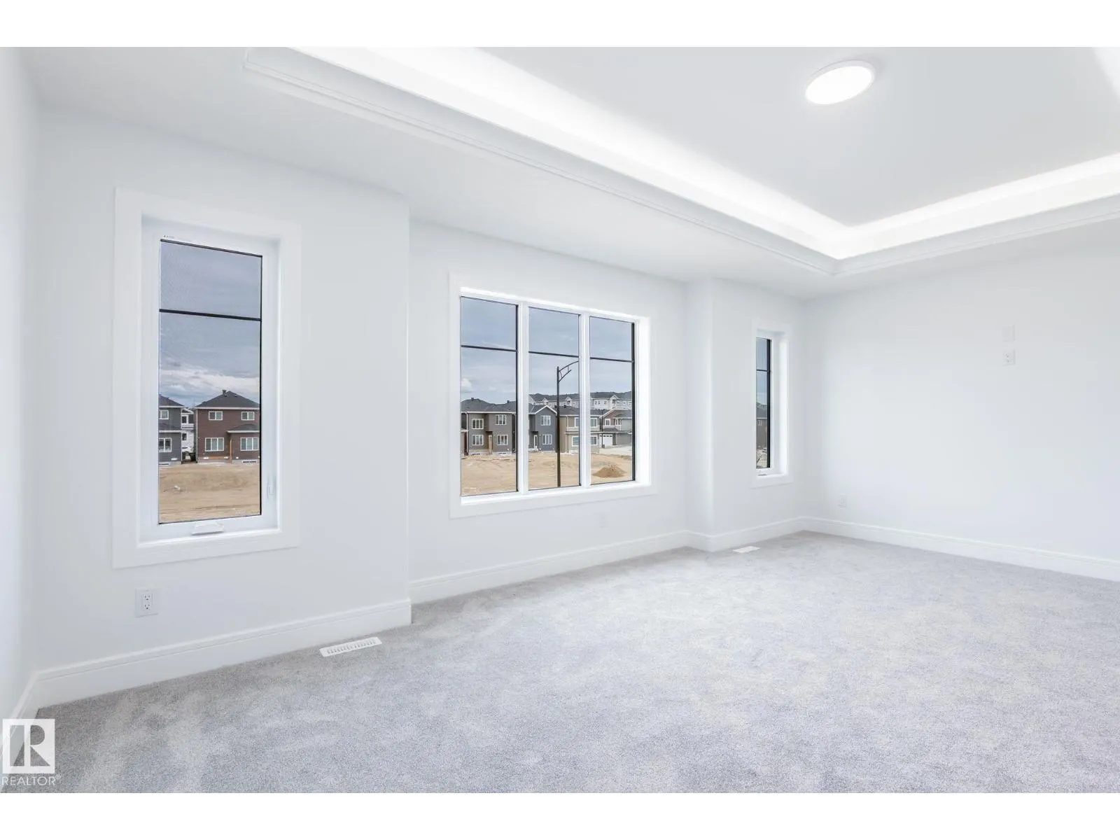 8608 181 AV NW NW