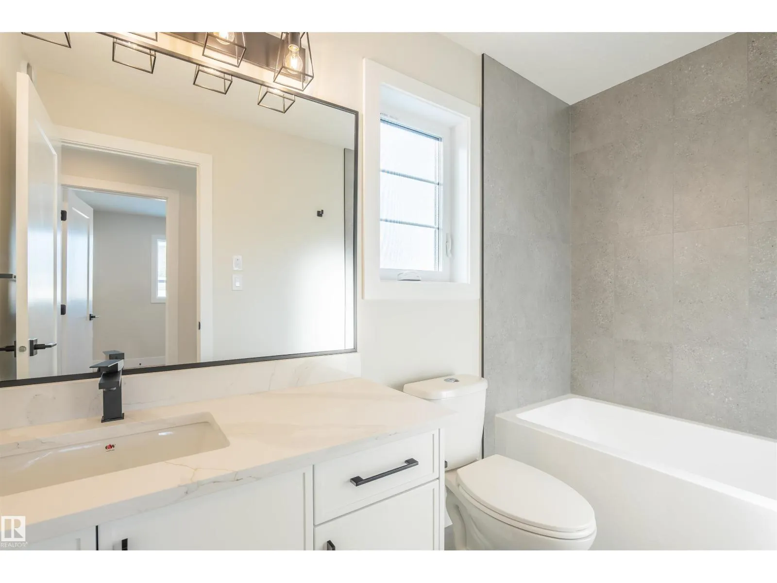 8608 181 AV NW NW