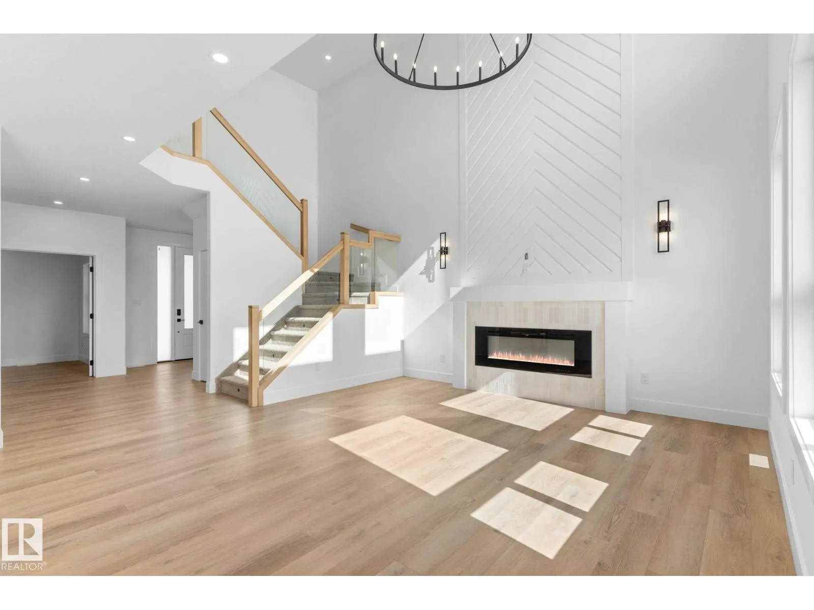 8608 181 AV NW NW