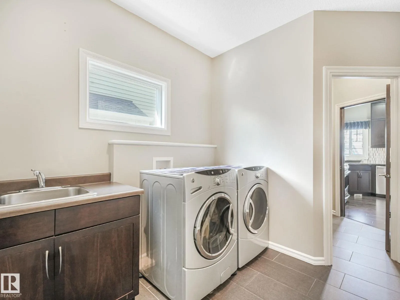 1924 86 ST SW
