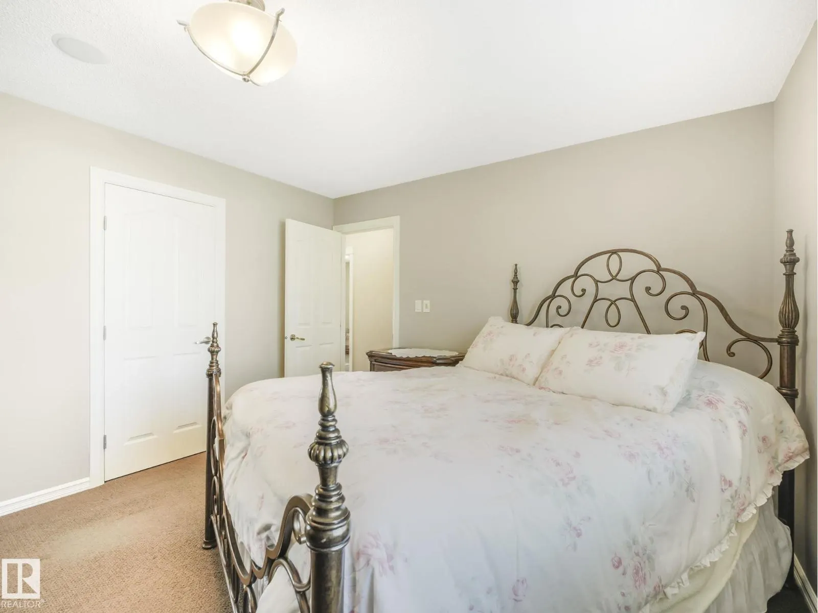 1924 86 ST SW