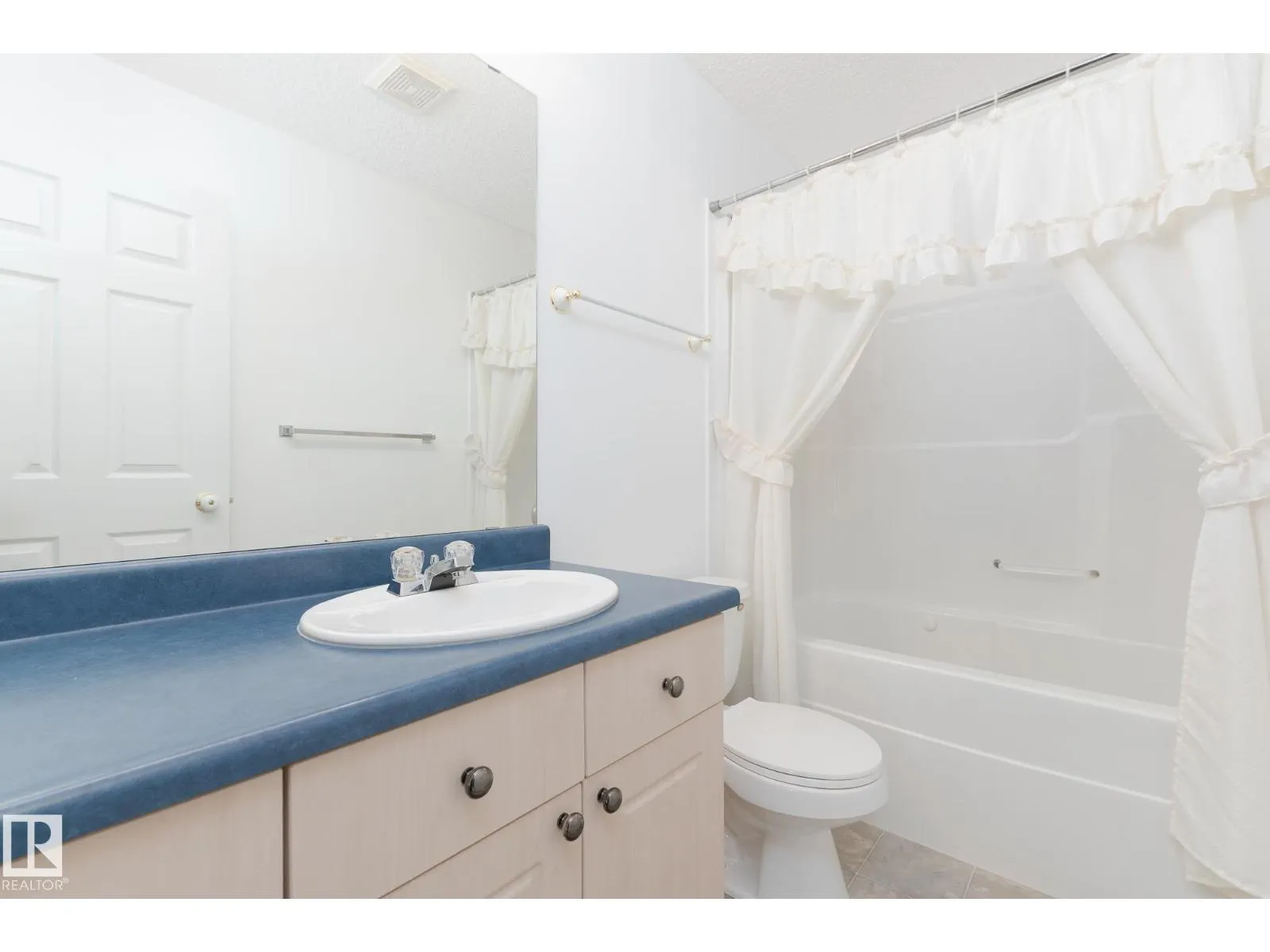 5 LANGLEY CR