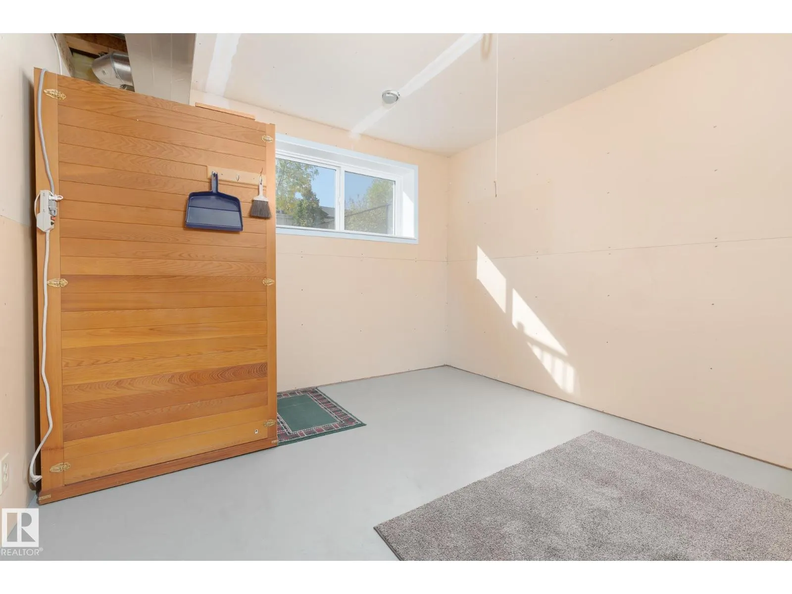 5 LANGLEY CR