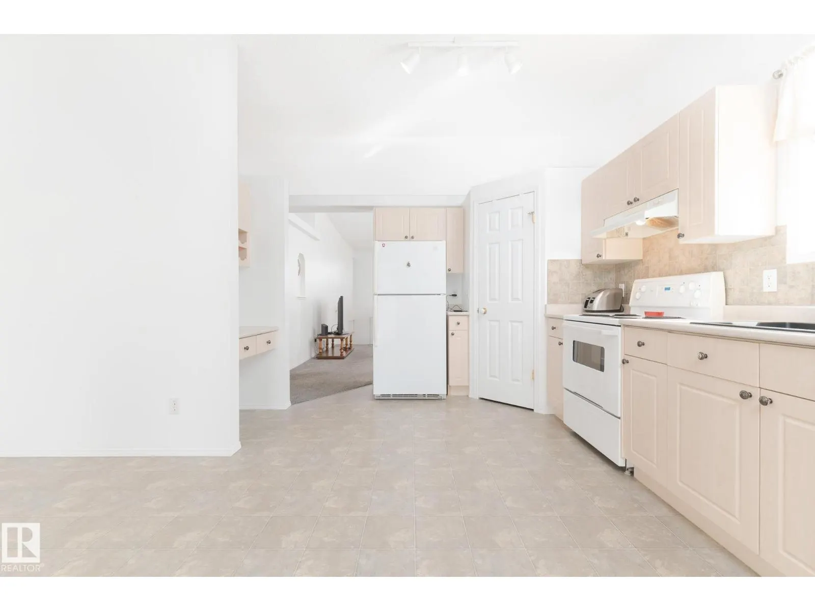 5 LANGLEY CR