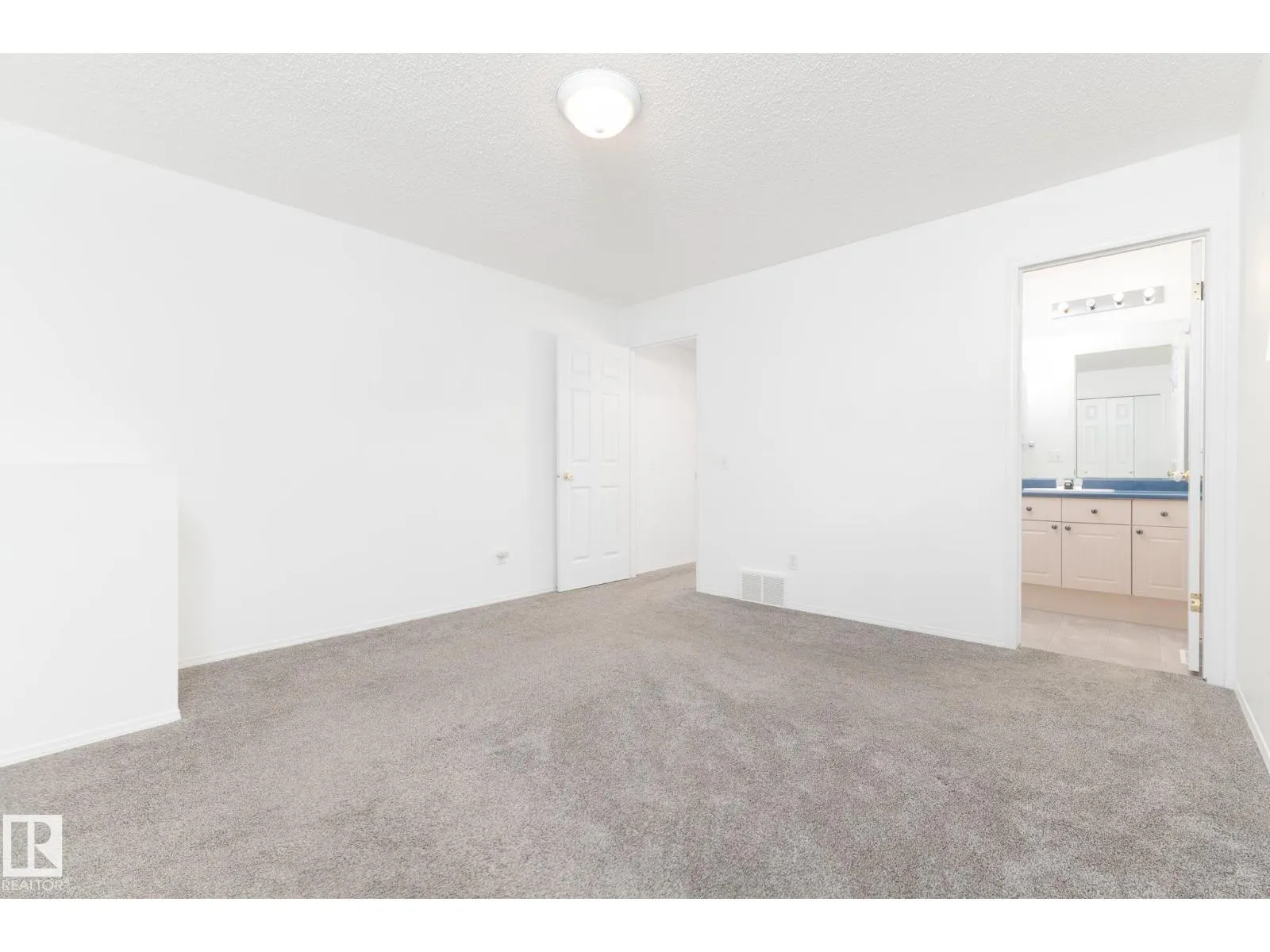 5 LANGLEY CR