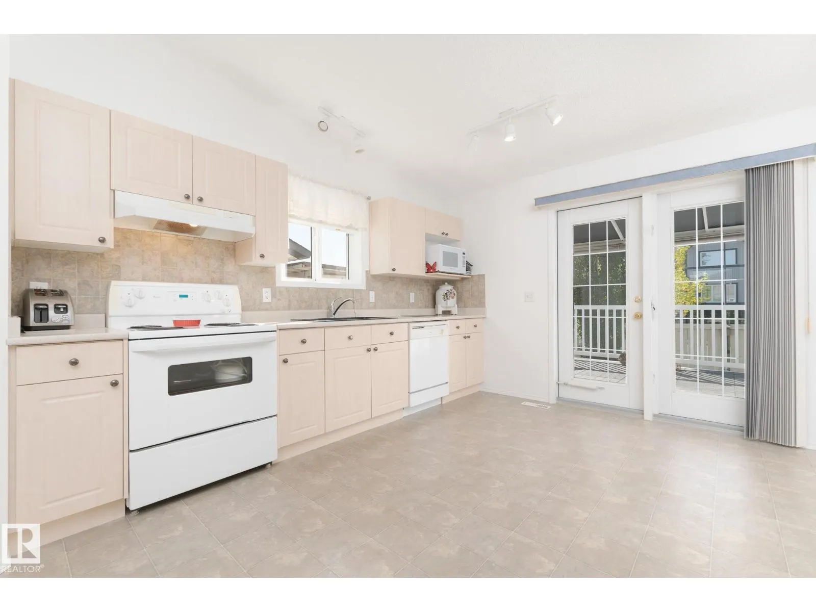 5 LANGLEY CR