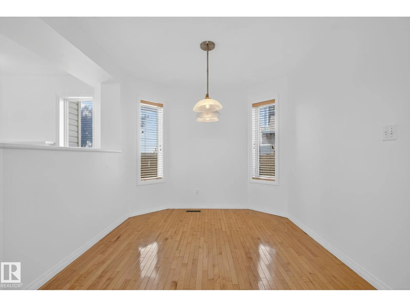 22 ELBOW PL