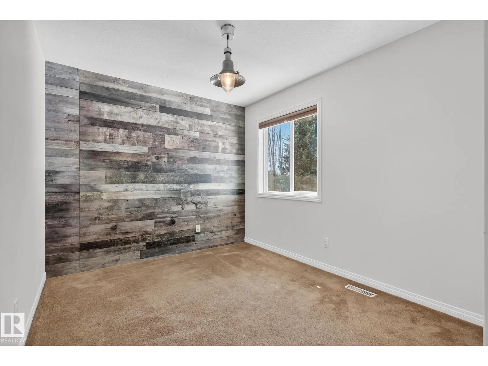 22 ELBOW PL
