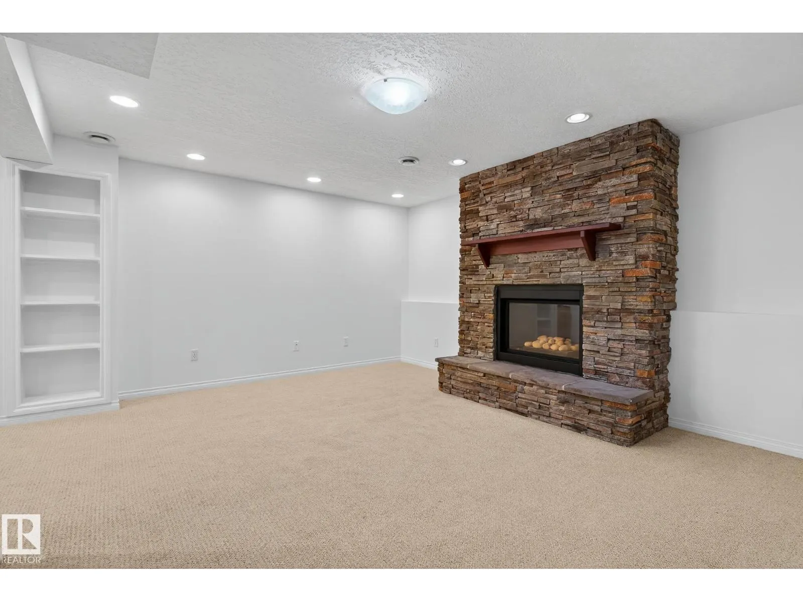 22 ELBOW PL