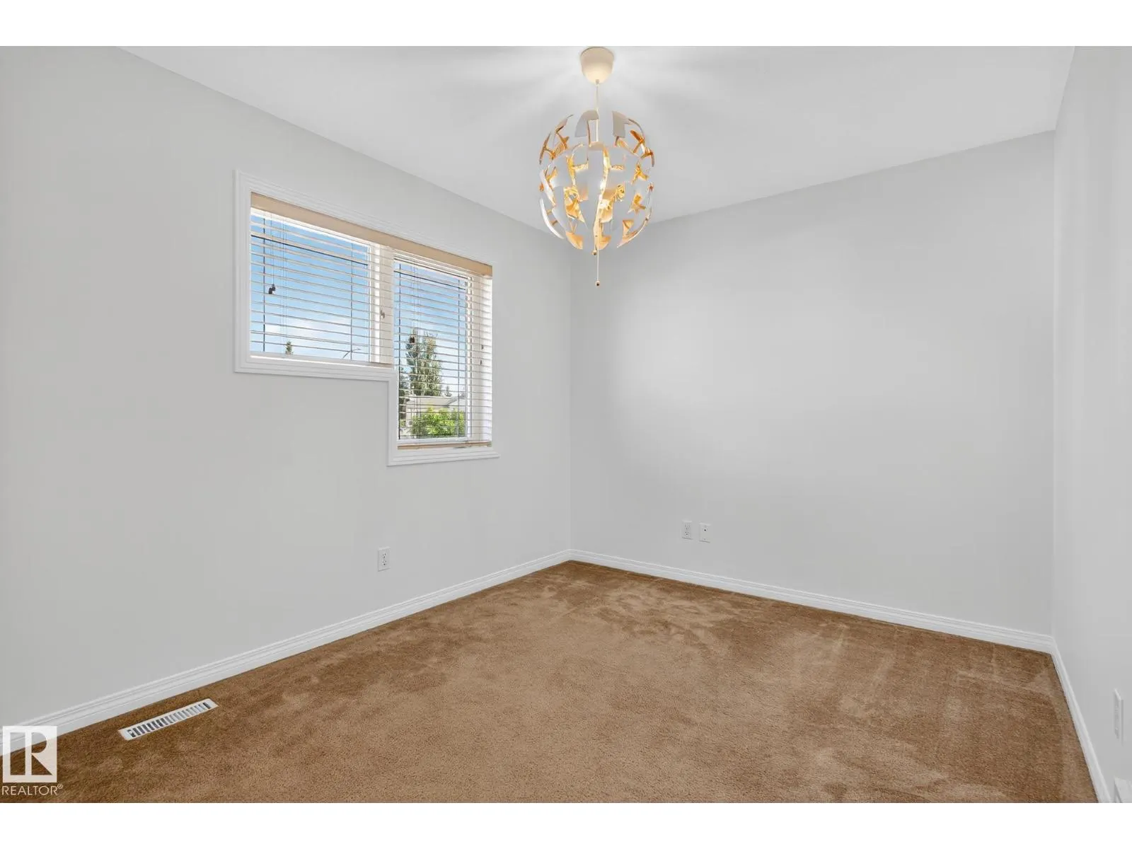 22 ELBOW PL