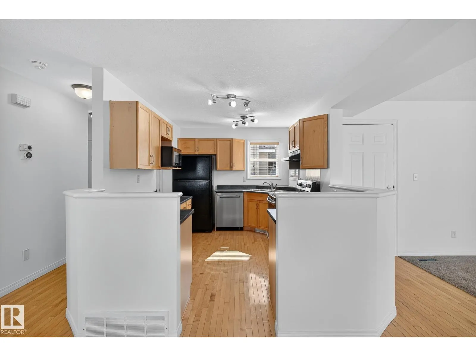 22 ELBOW PL