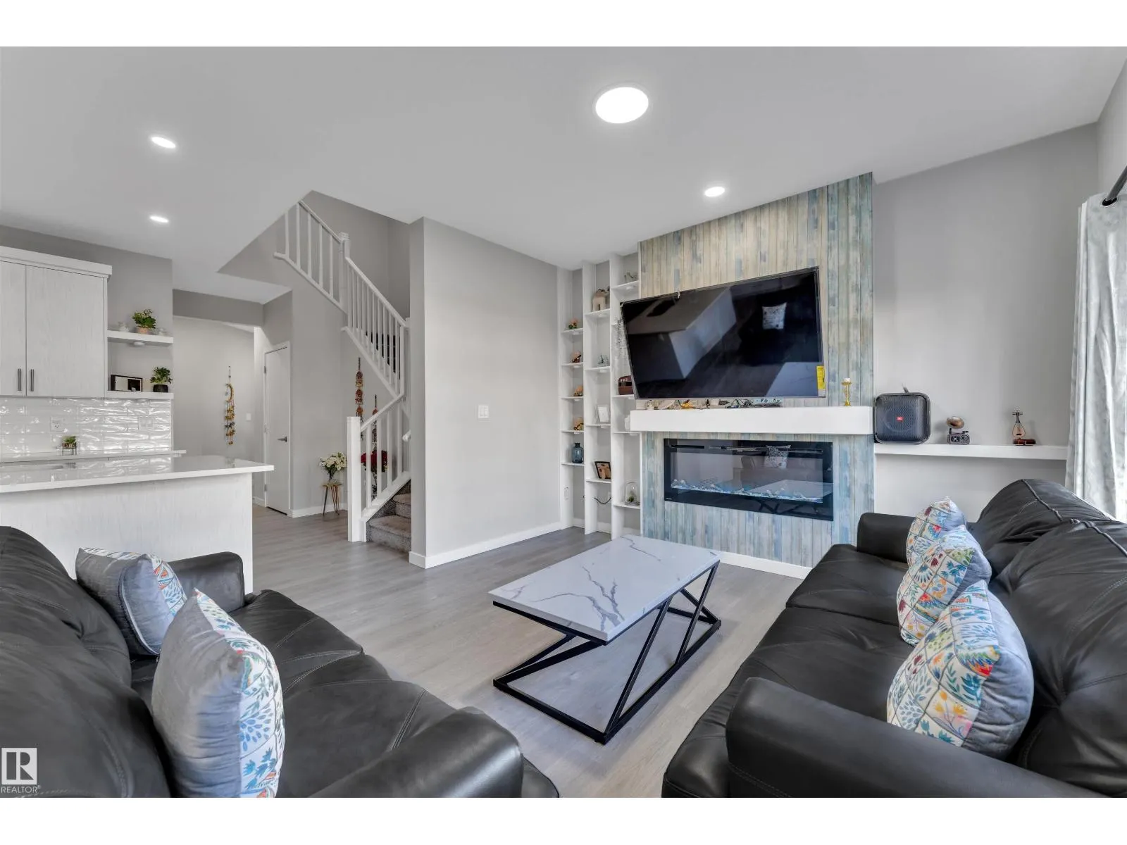 4339 HAWTHORN LD SW