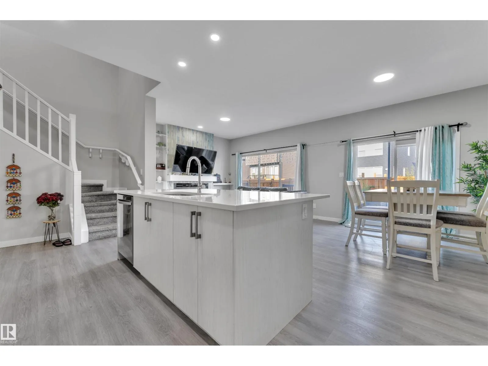 4339 HAWTHORN LD SW