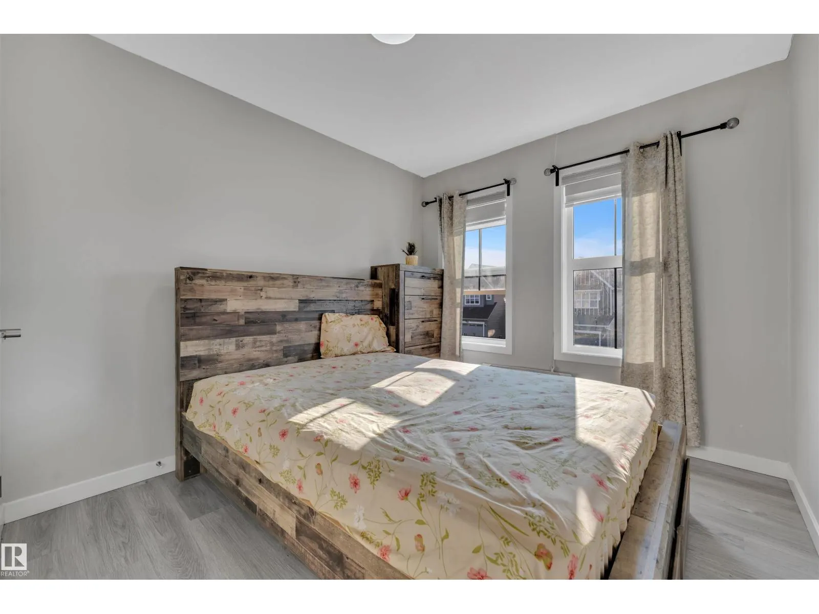 4339 HAWTHORN LD SW