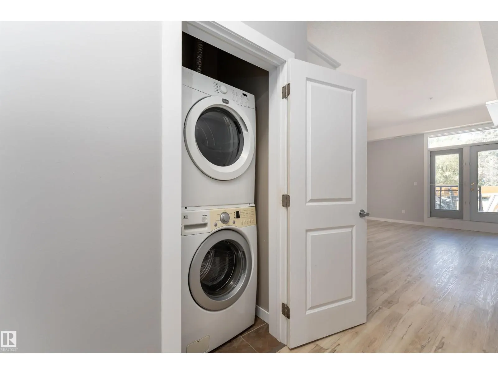 #128 10531 117 ST NW