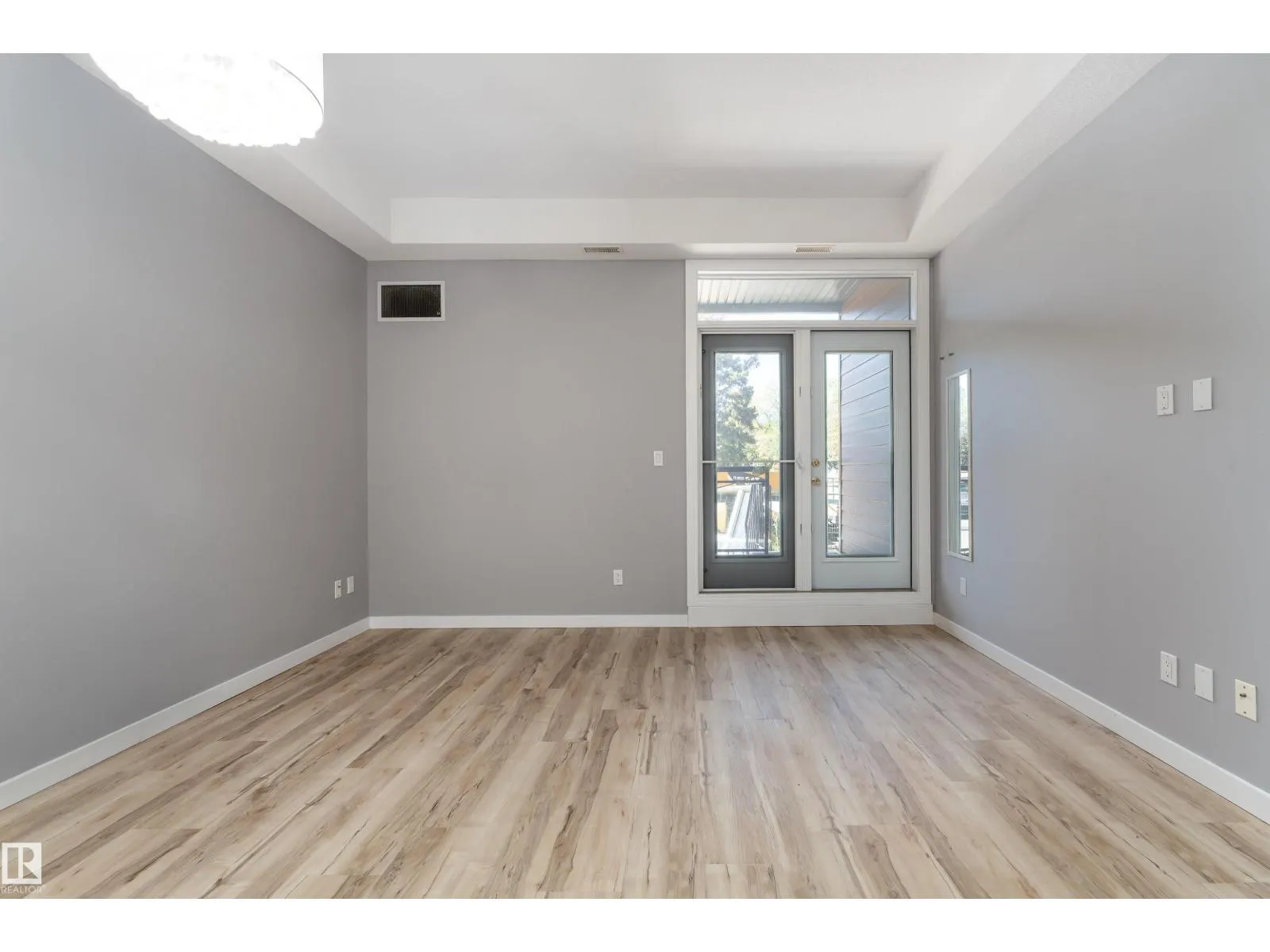 #128 10531 117 ST NW