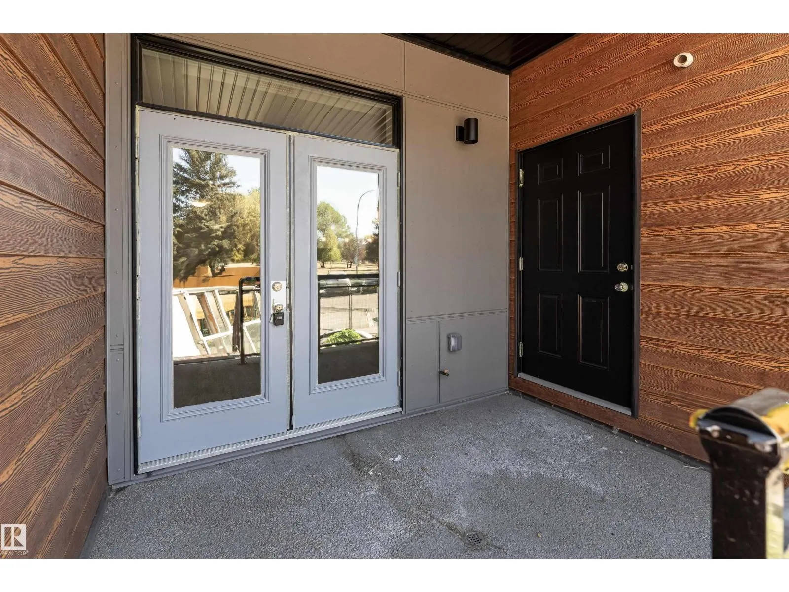 #128 10531 117 ST NW