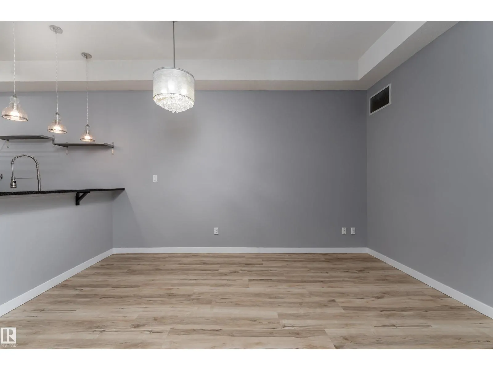 #128 10531 117 ST NW