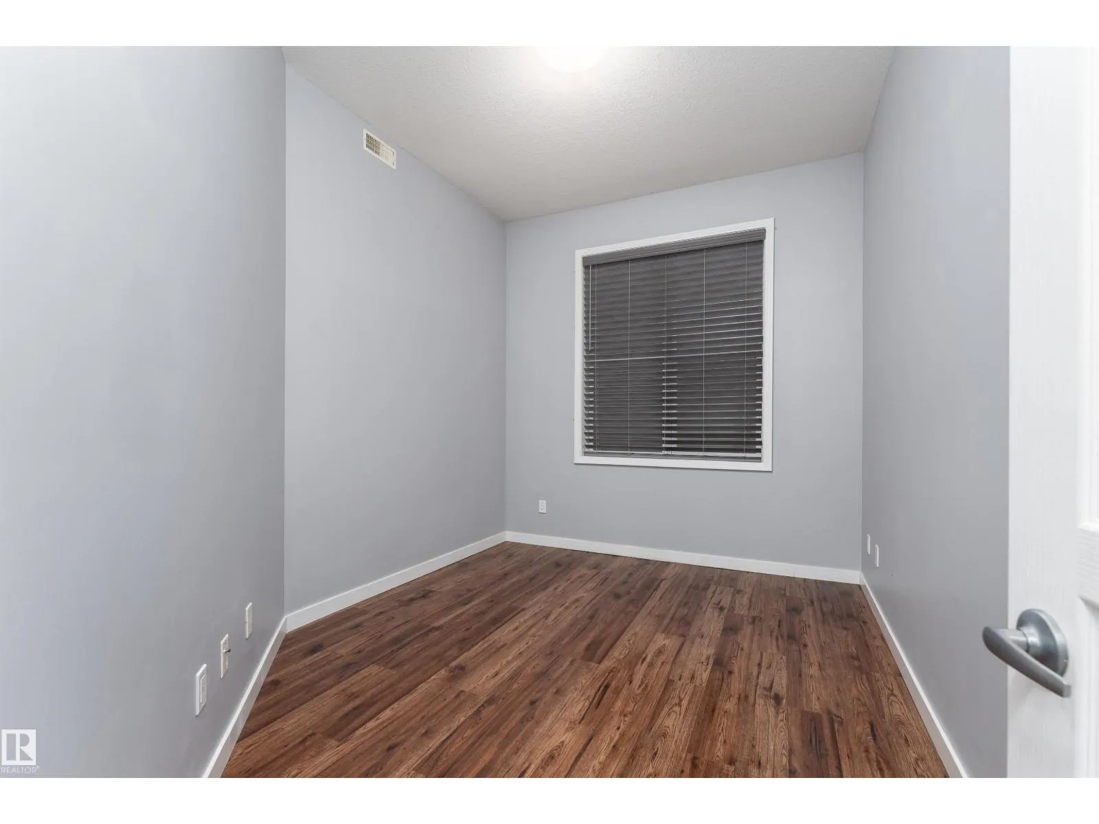 #128 10531 117 ST NW