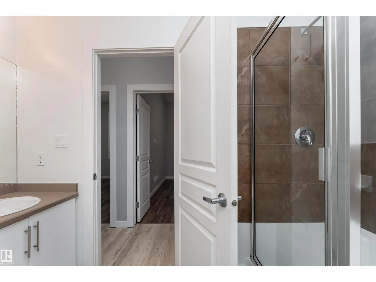 #128 10531 117 ST NW