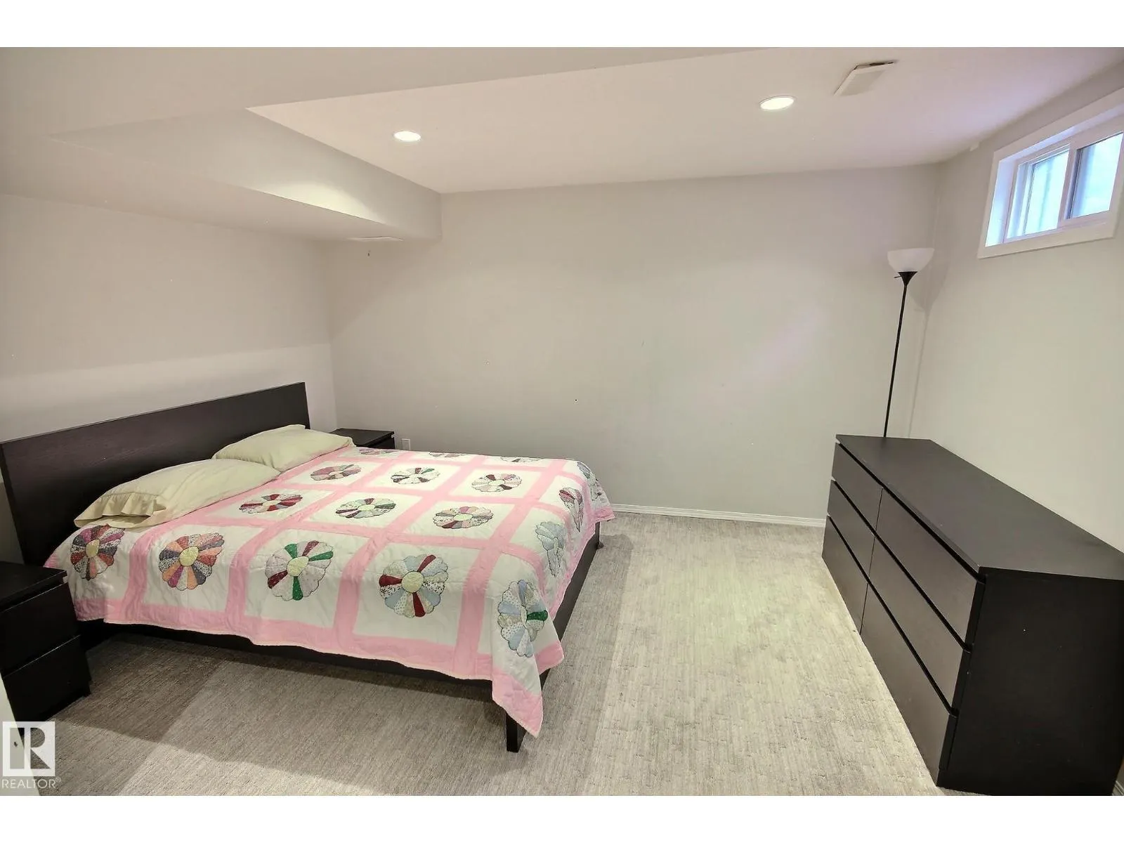 121 WILLIAM HUSTLER CR NW