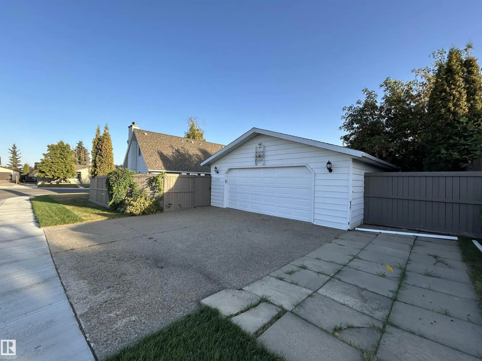 121 WILLIAM HUSTLER CR NW