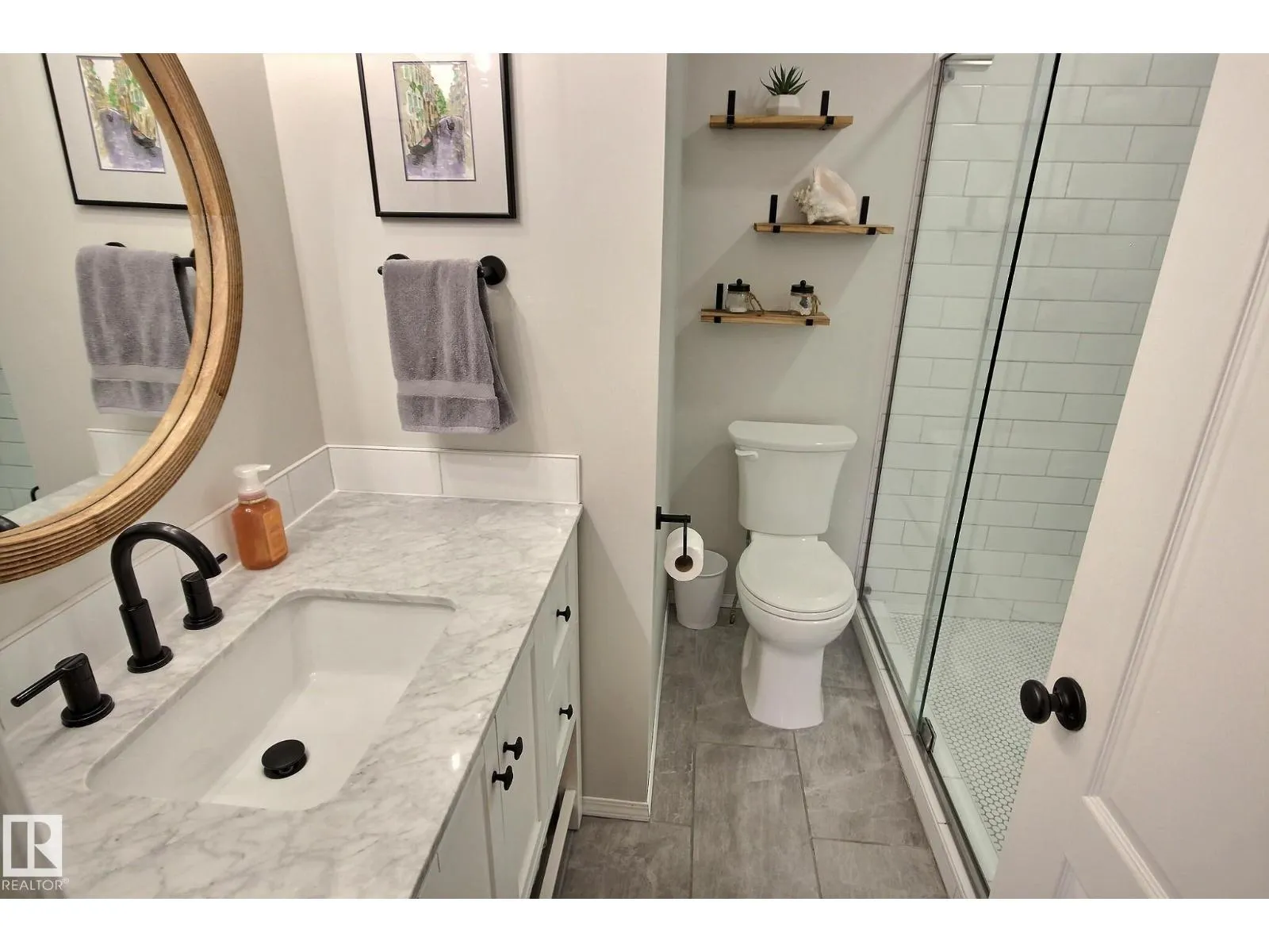 121 WILLIAM HUSTLER CR NW