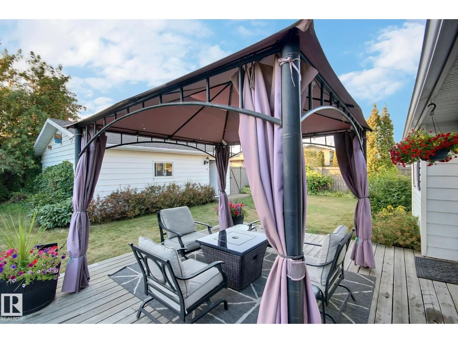 121 WILLIAM HUSTLER CR NW