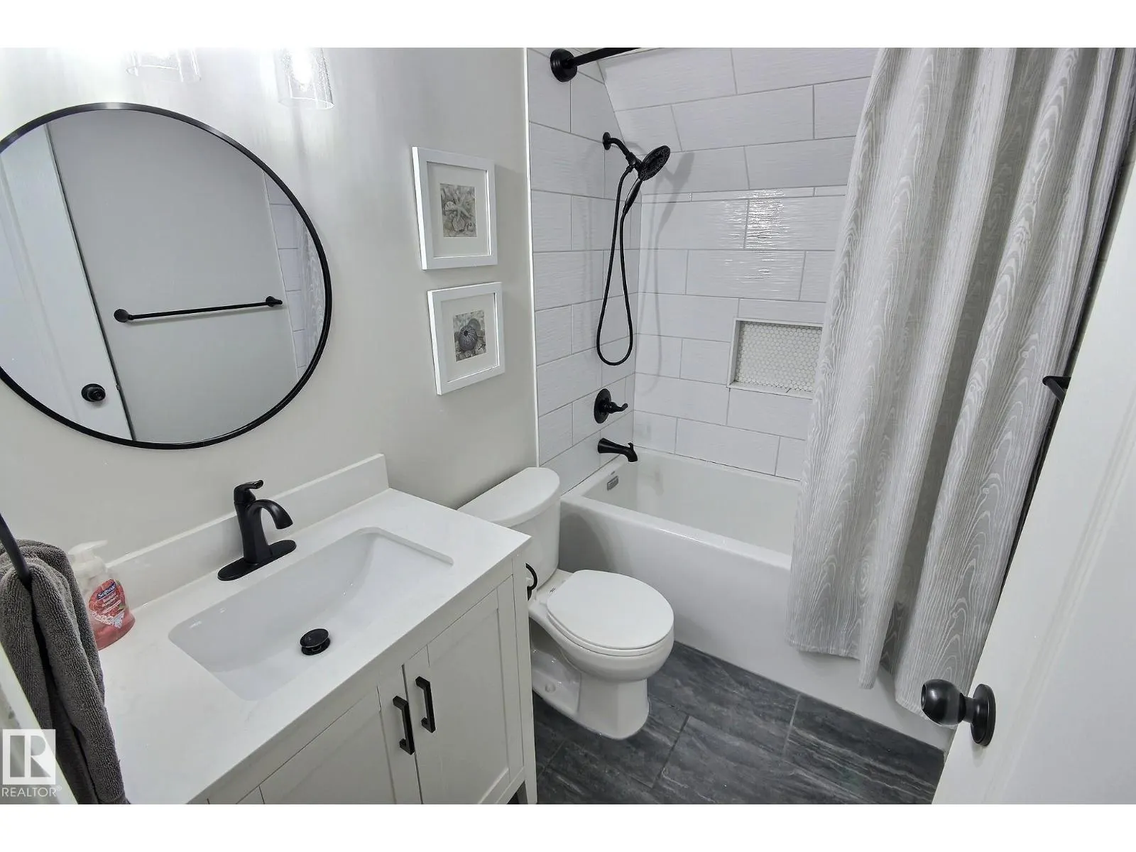 121 WILLIAM HUSTLER CR NW