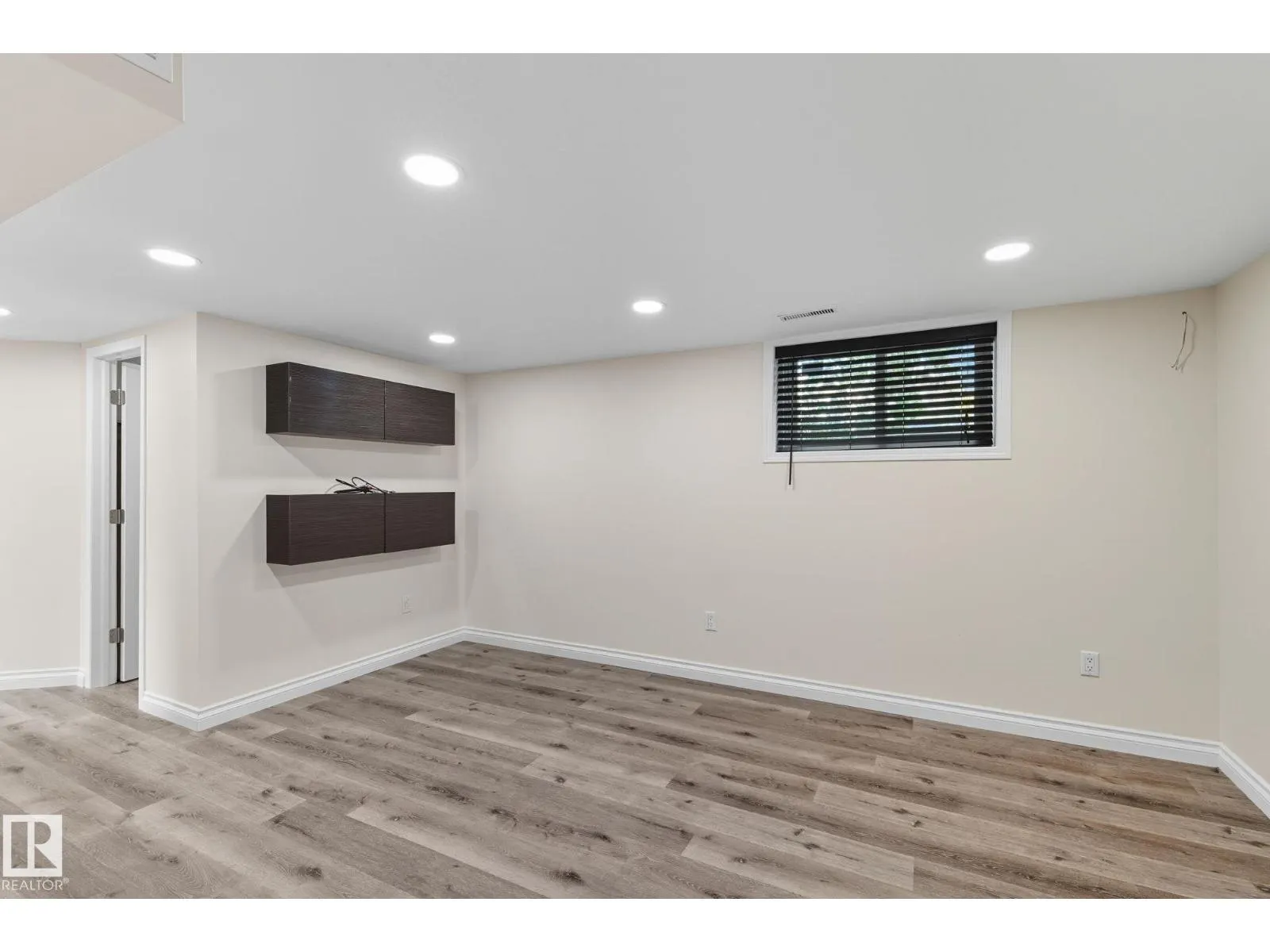 6522 112A ST NW NW
