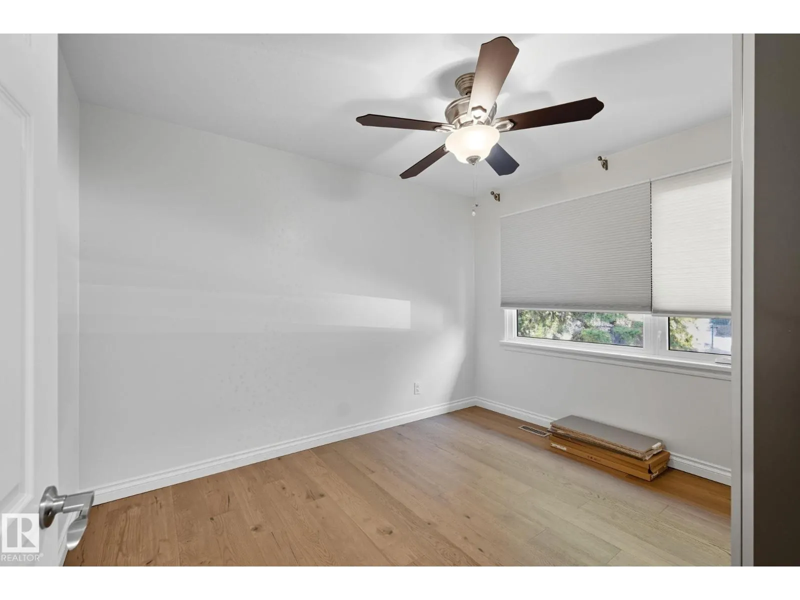6522 112A ST NW NW