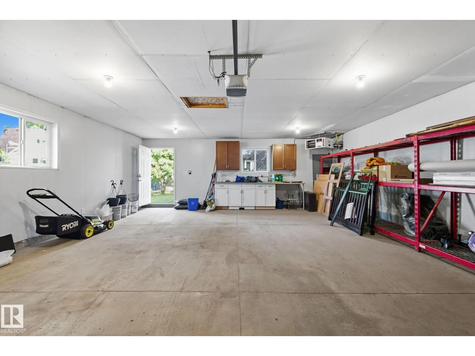 6522 112A ST NW NW