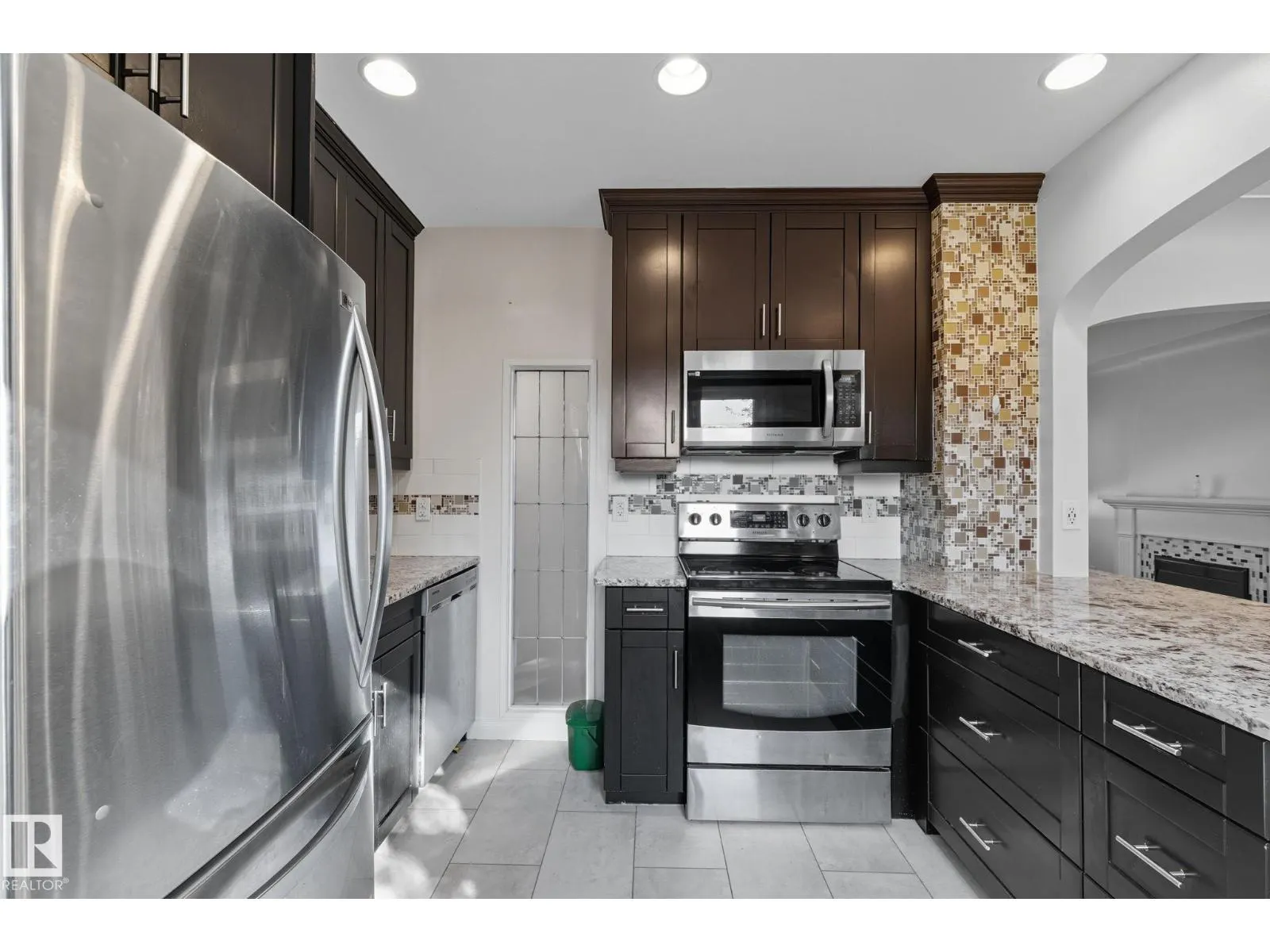 6522 112A ST NW NW