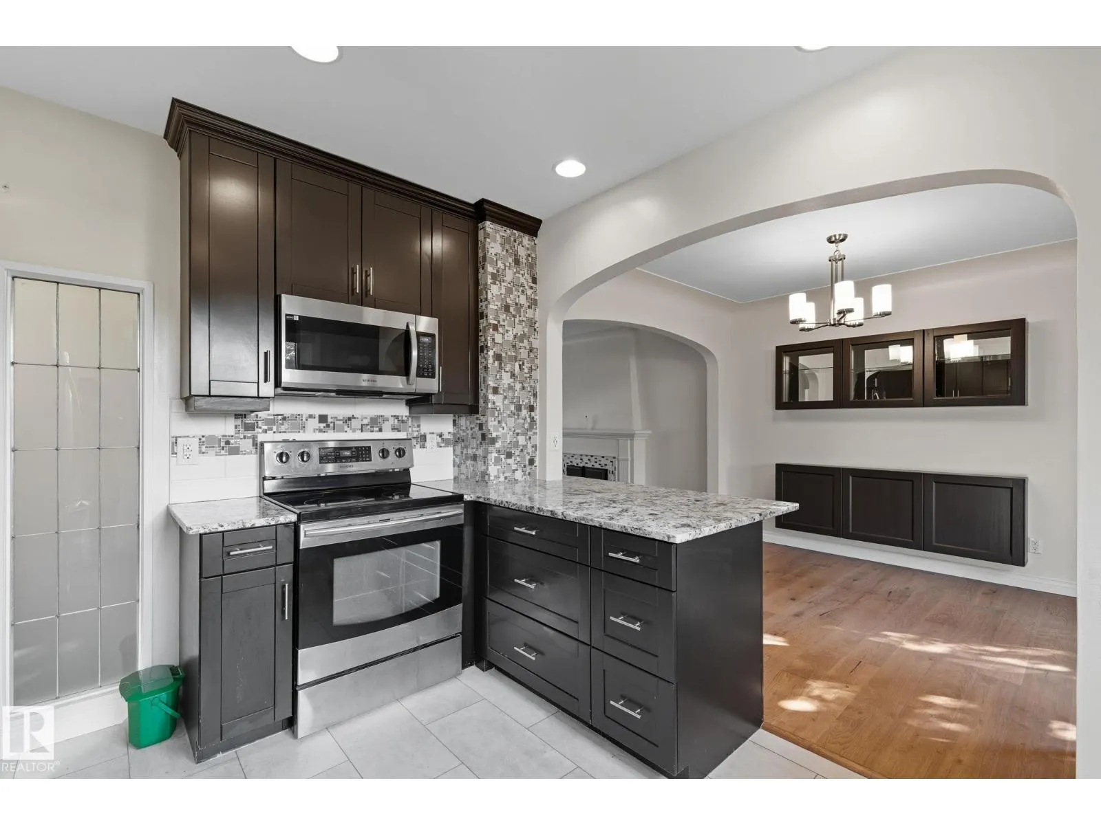 6522 112A ST NW NW