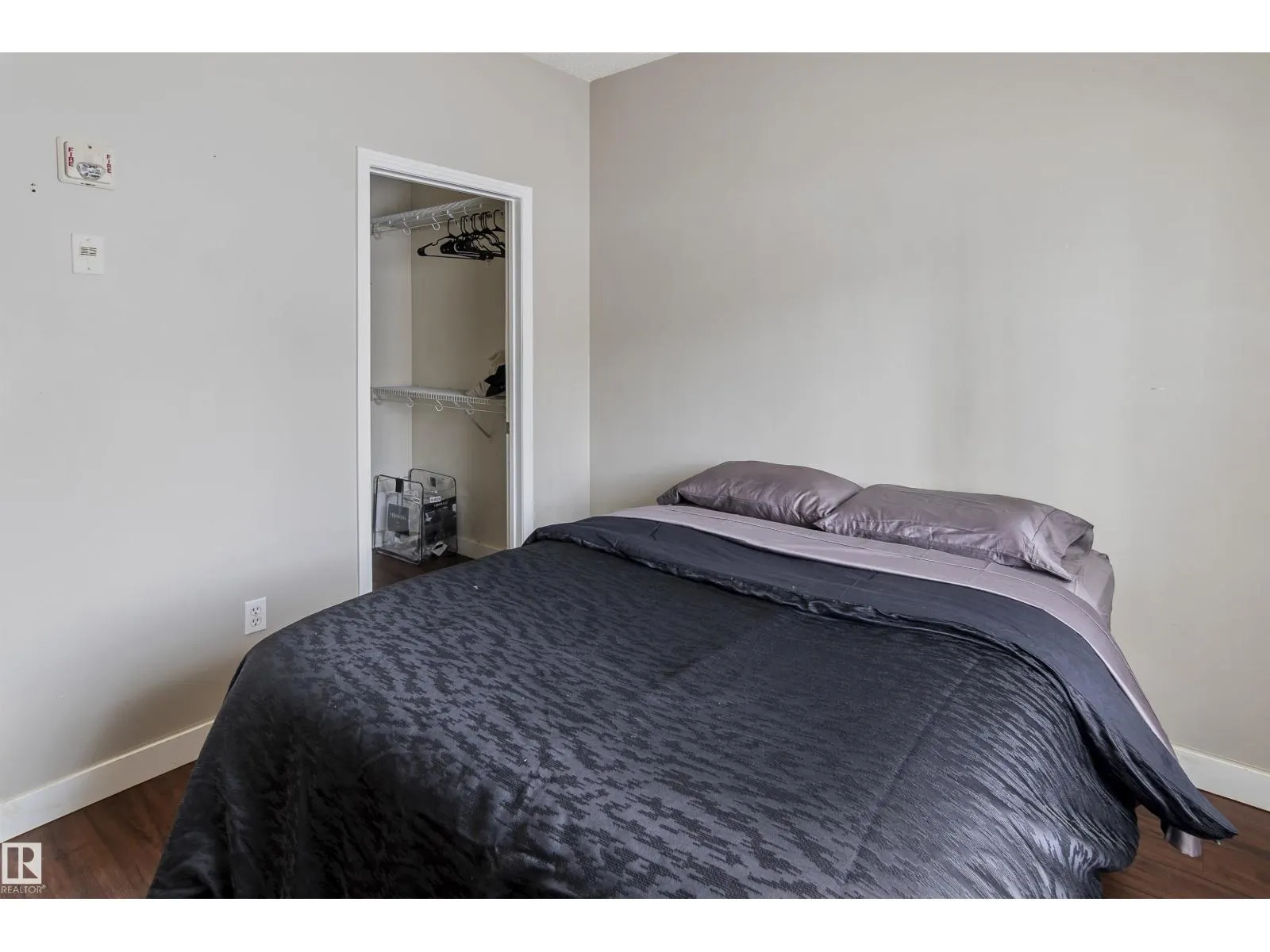 #111 10333 112 ST NW