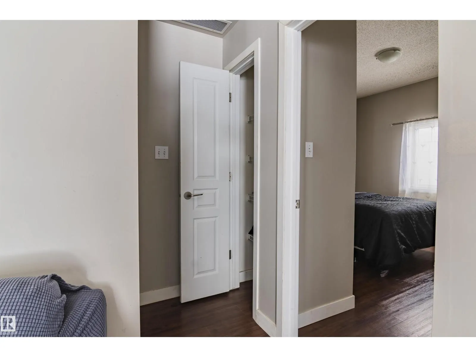 #111 10333 112 ST NW