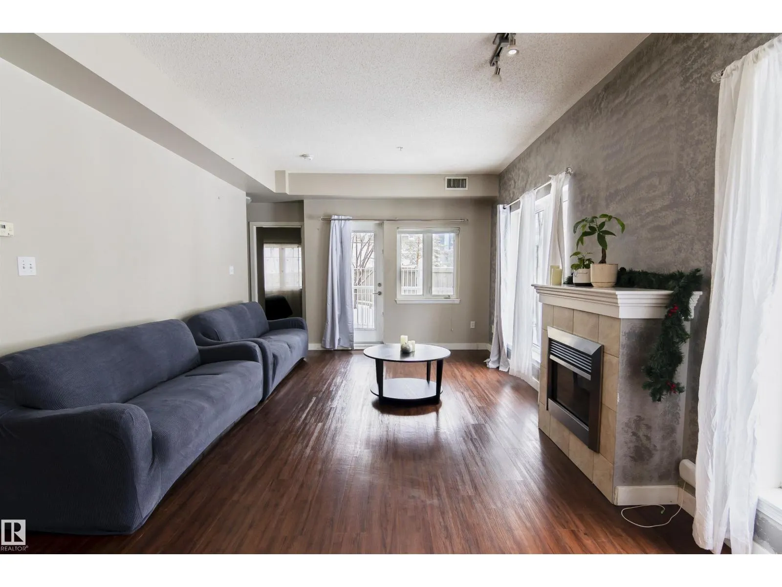 #111 10333 112 ST NW