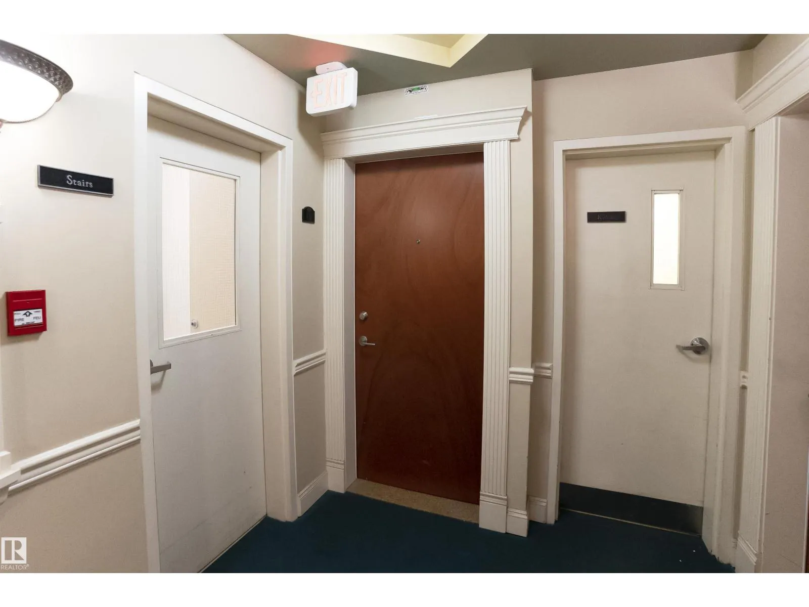#111 10333 112 ST NW