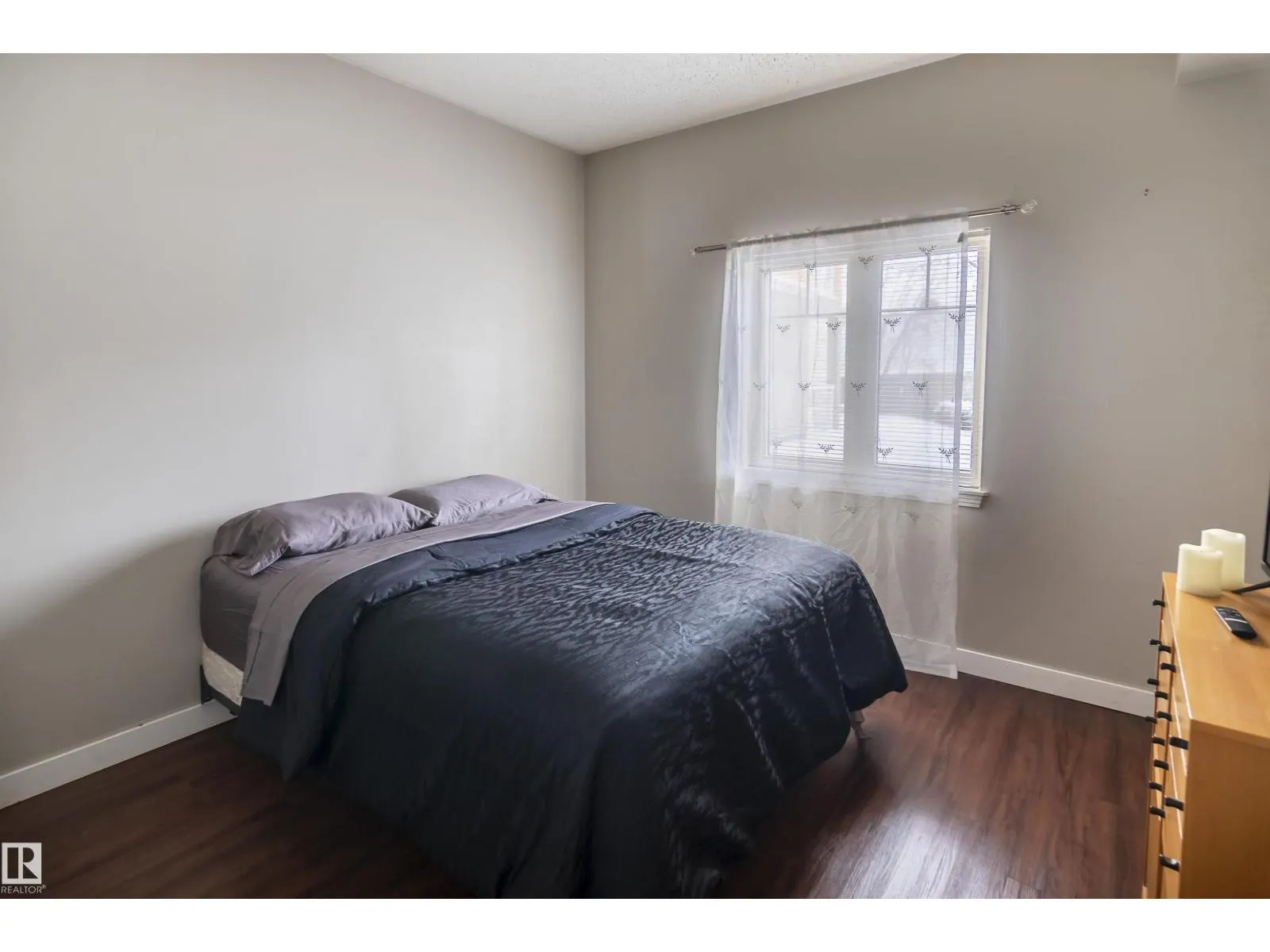 #111 10333 112 ST NW