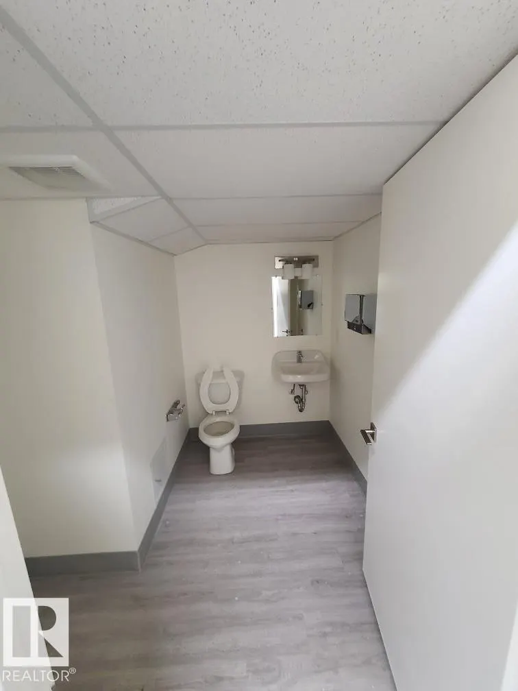 10138 82 AV NW