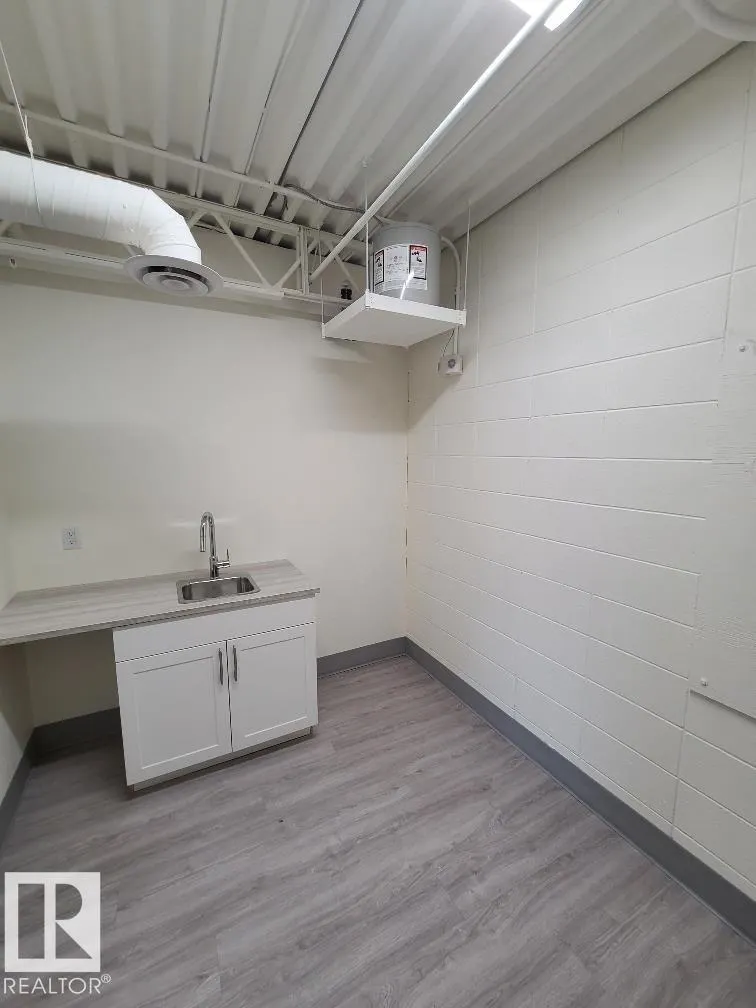 10138 82 AV NW