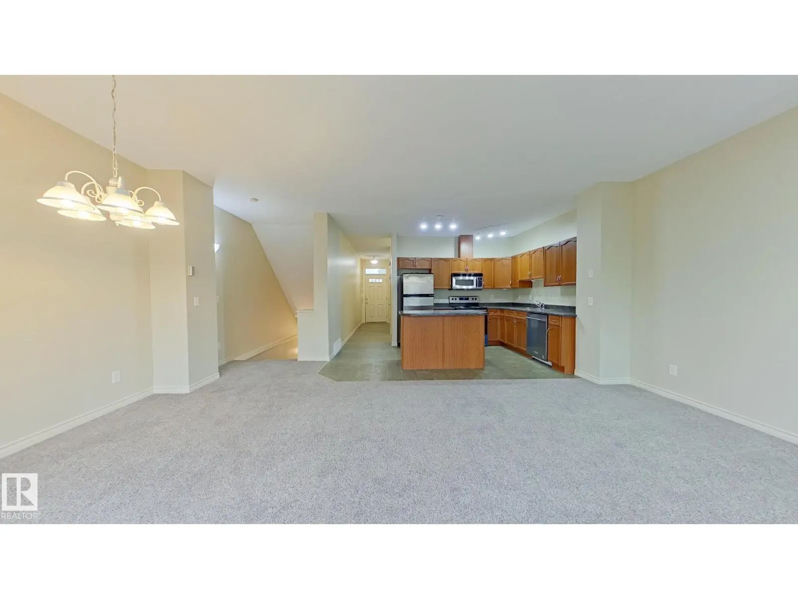 #78 3010 33 AV NW