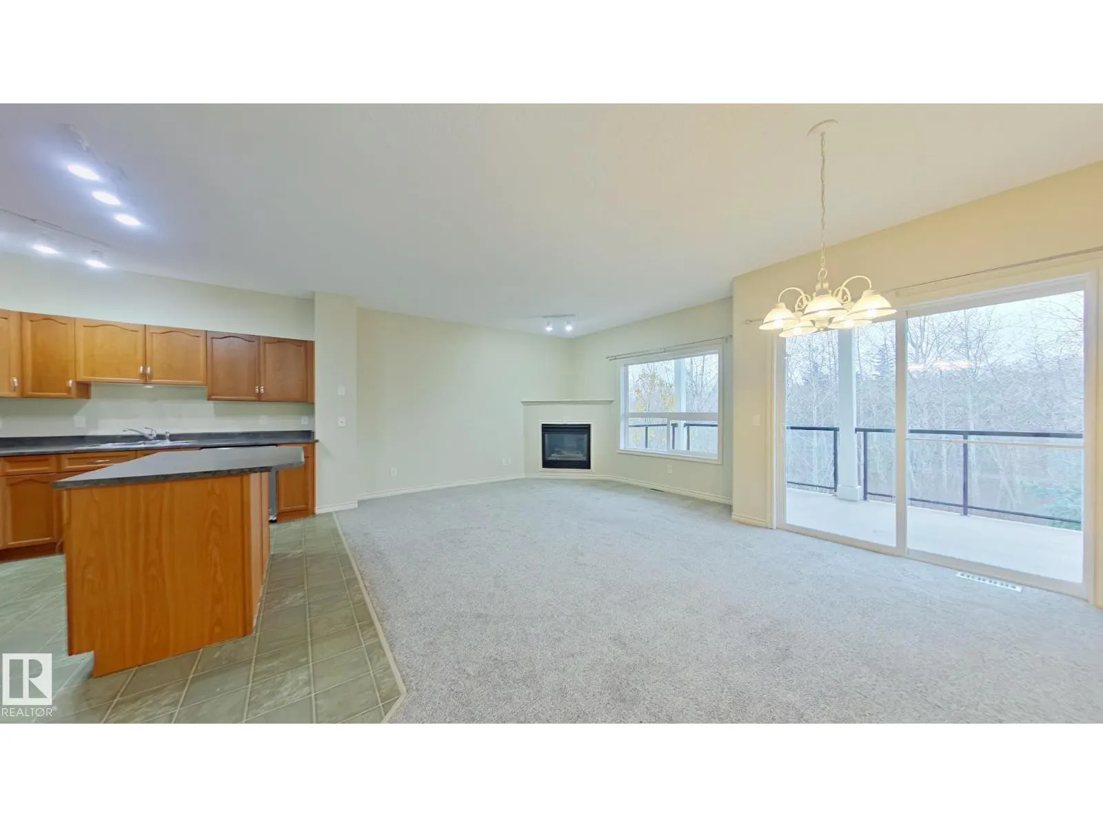 #78 3010 33 AV NW