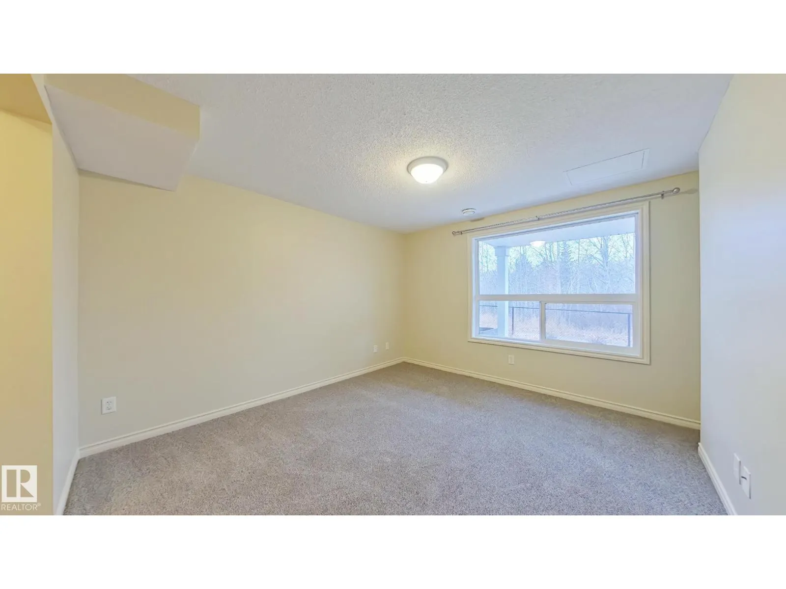 #78 3010 33 AV NW