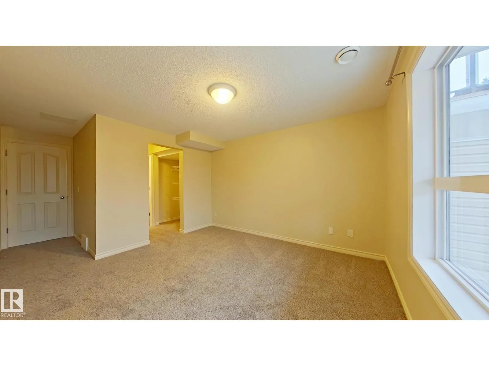 #78 3010 33 AV NW