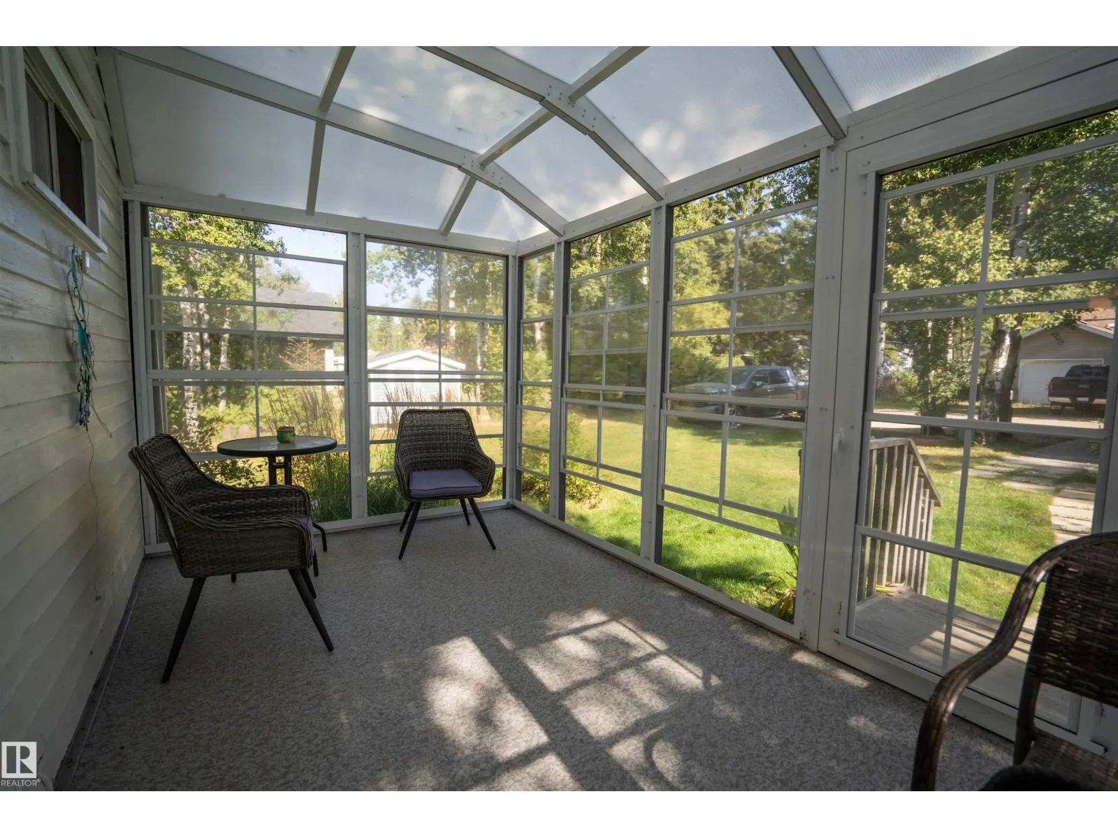 514 & 515 LAKESIDE DR