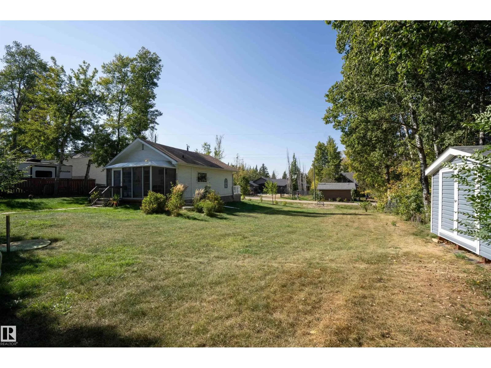 514 & 515 LAKESIDE DR