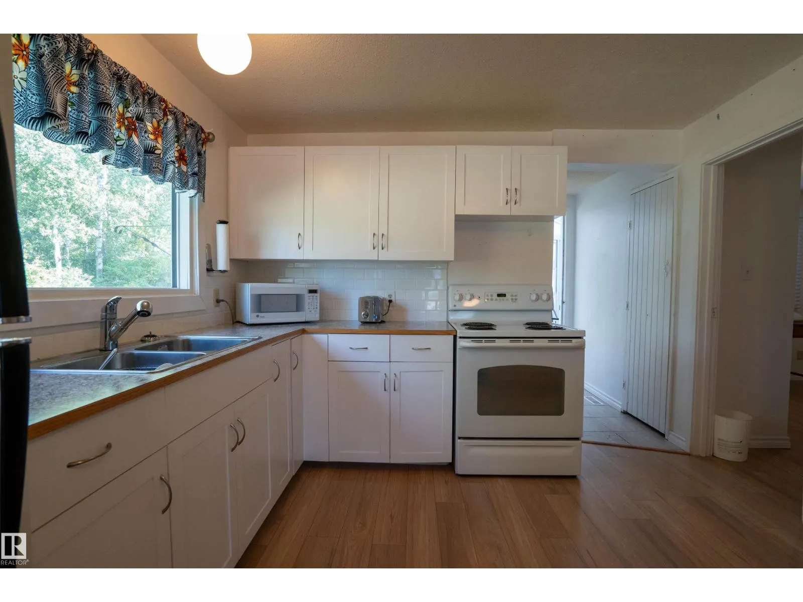 514 & 515 LAKESIDE DR