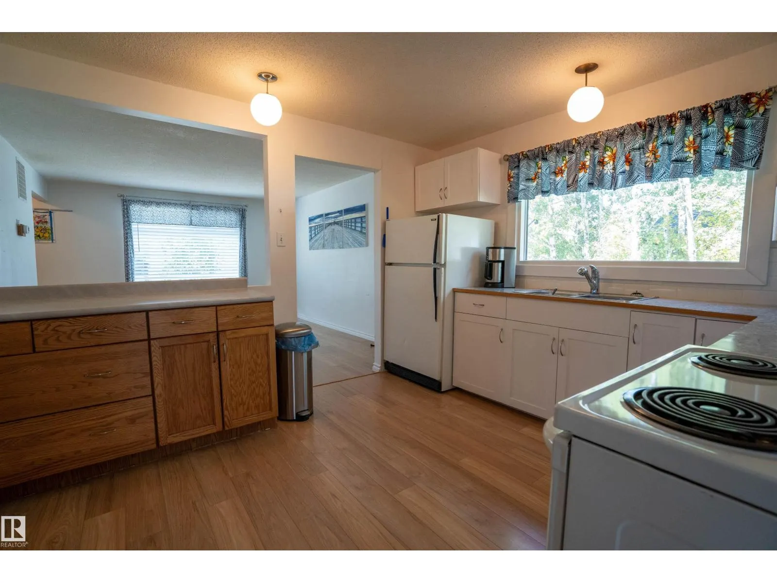 514 & 515 LAKESIDE DR