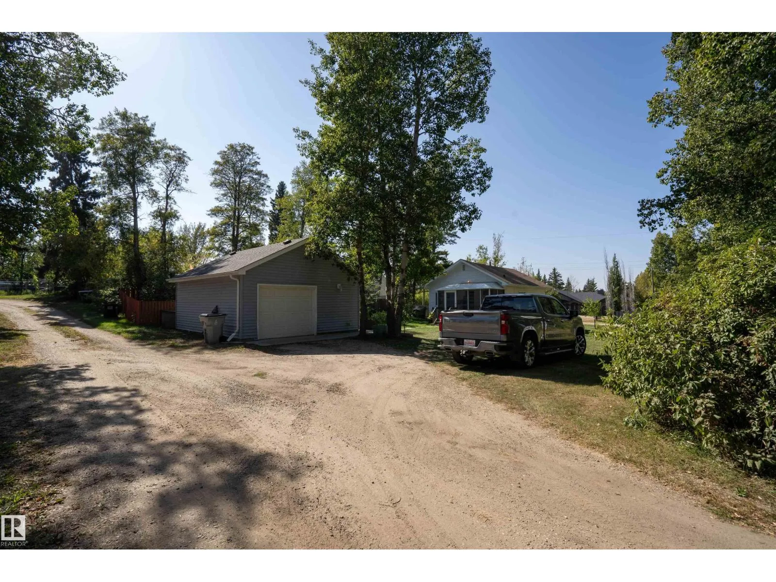 514 & 515 LAKESIDE DR